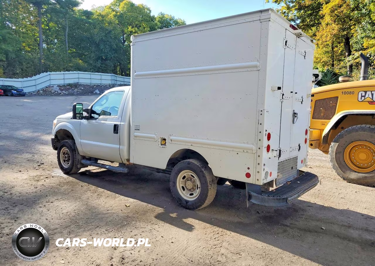 2015 Ford F250 Super Duty Box Truck VIN:1FDBF2B60FEA47590 - 2
