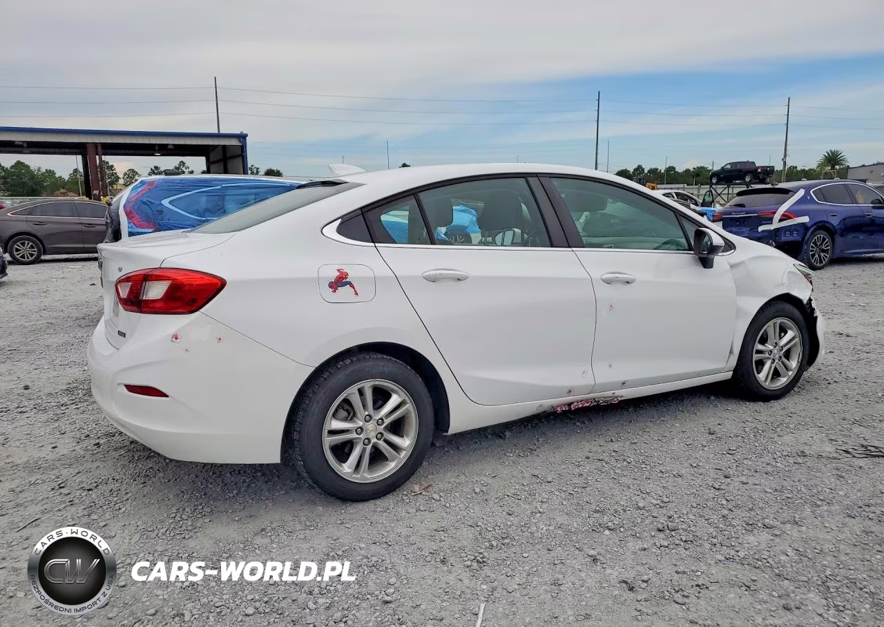 2018 Chevrolet Cruze Lt VIN:1G1BE5SM7J7228215 - 3