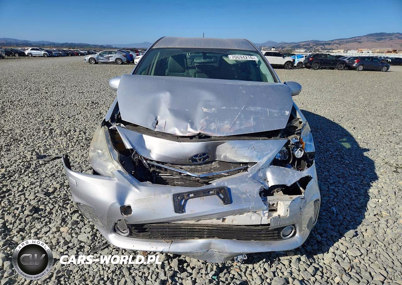 2013 Toyota Prius V Five VIN:JTDZN3EU6D3223542 - 5