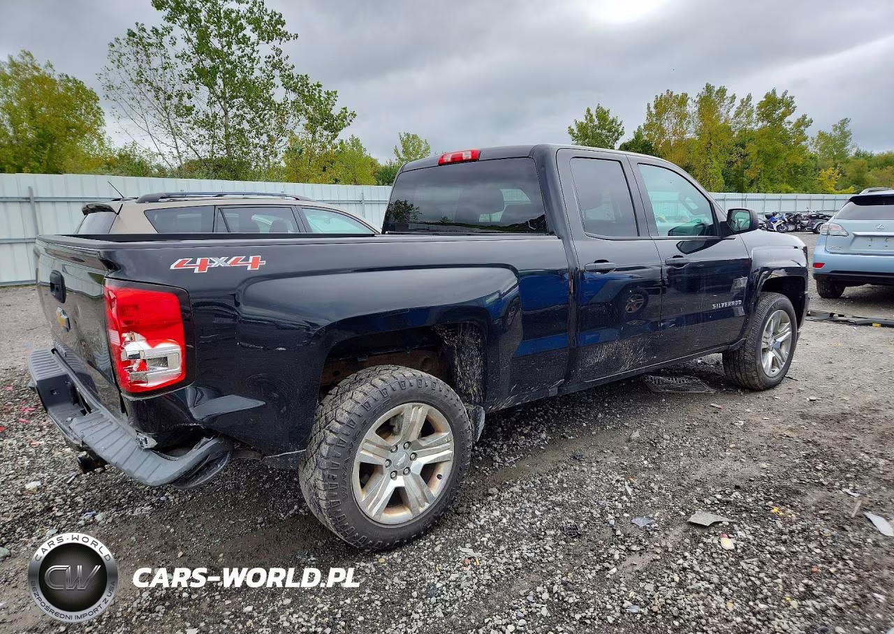 2017 Chevrolet Silverado K1500 Custom VIN:1GCVKPEC0HZ141153 - 3