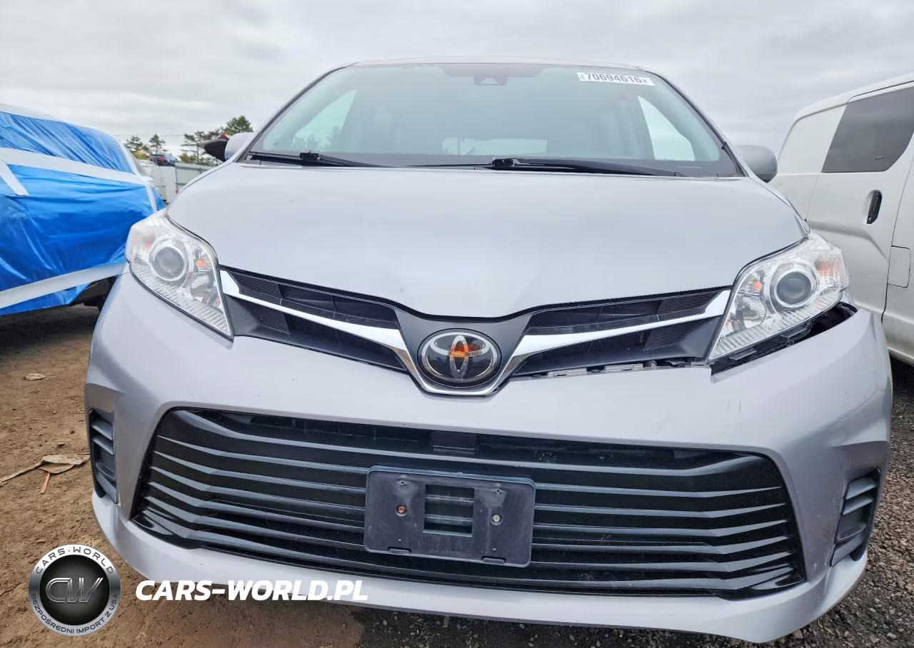 2018 Toyota Sienna Le VIN:5TDJZ3DC4JS195602 - 5
