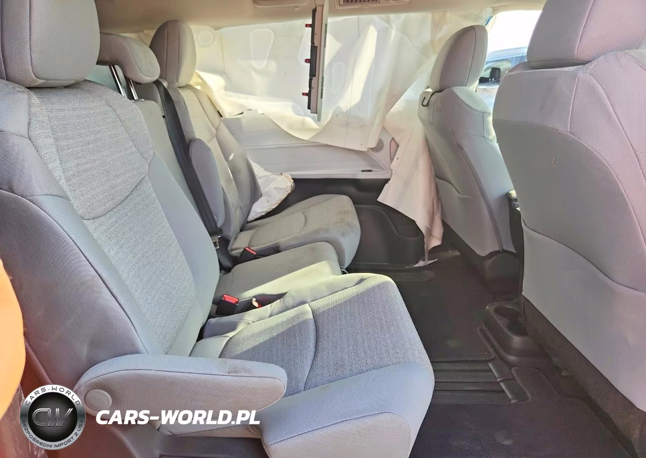 2026 Toyota Sienna Le VIN:5TDKRKEC3TS293357 - 10