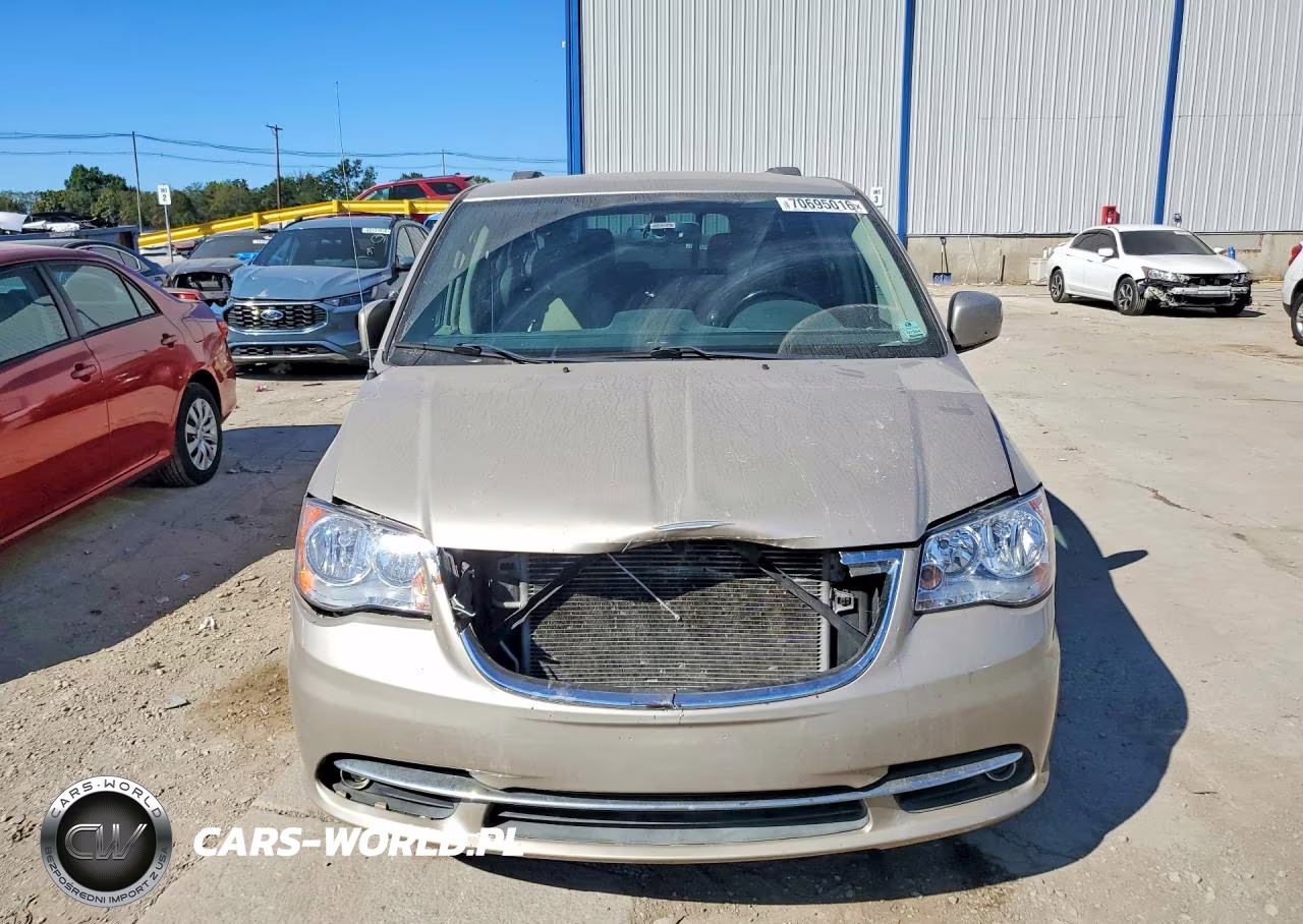2013 Chrysler Town & Country Touring VIN:2C4RC1BGXDR559131 - 5