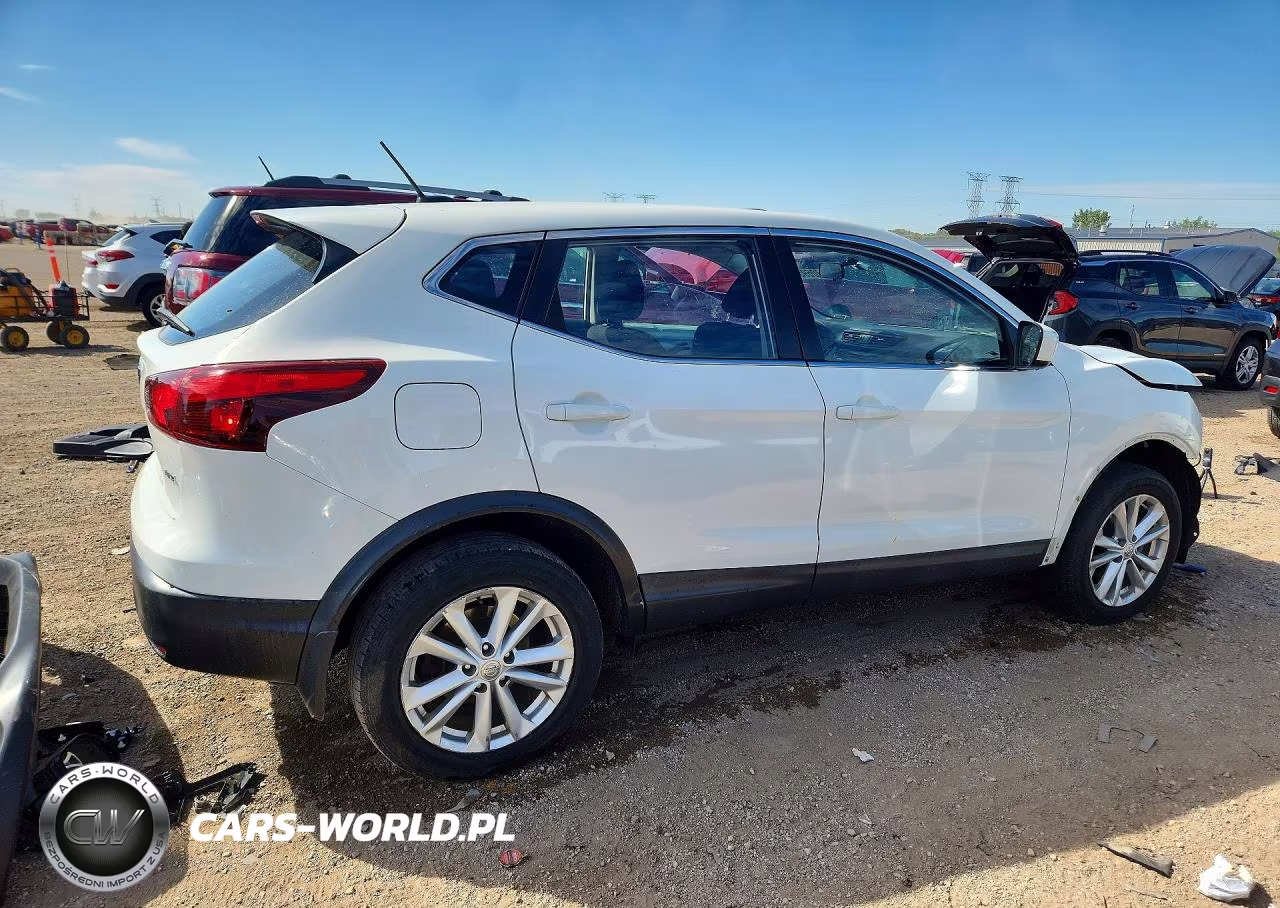 2017 Nissan Rogue Sport S VIN:JN1BJ1CR5HW143818 - 3