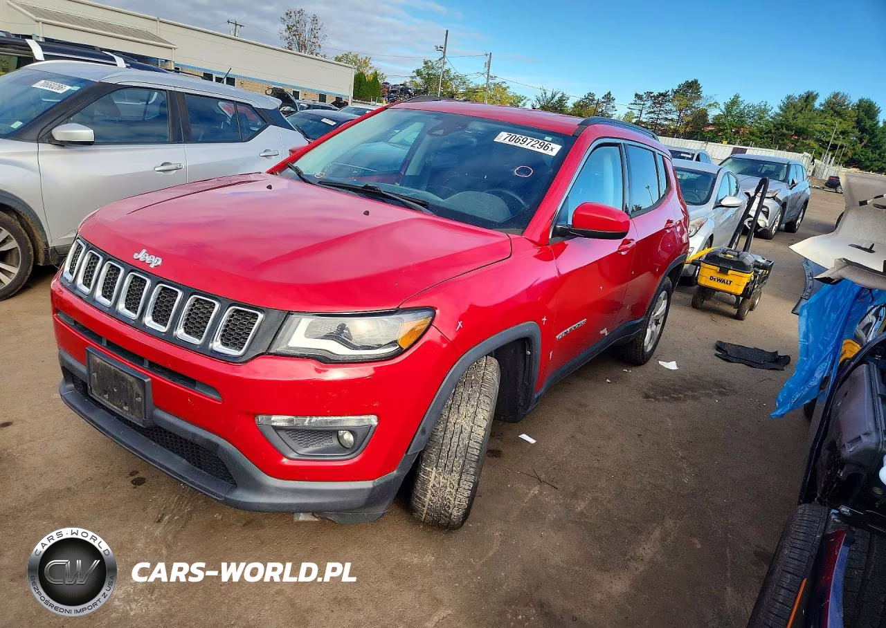 2018 Jeep Compass Latitude VIN:3C4NJDBB2JT392458 - 1