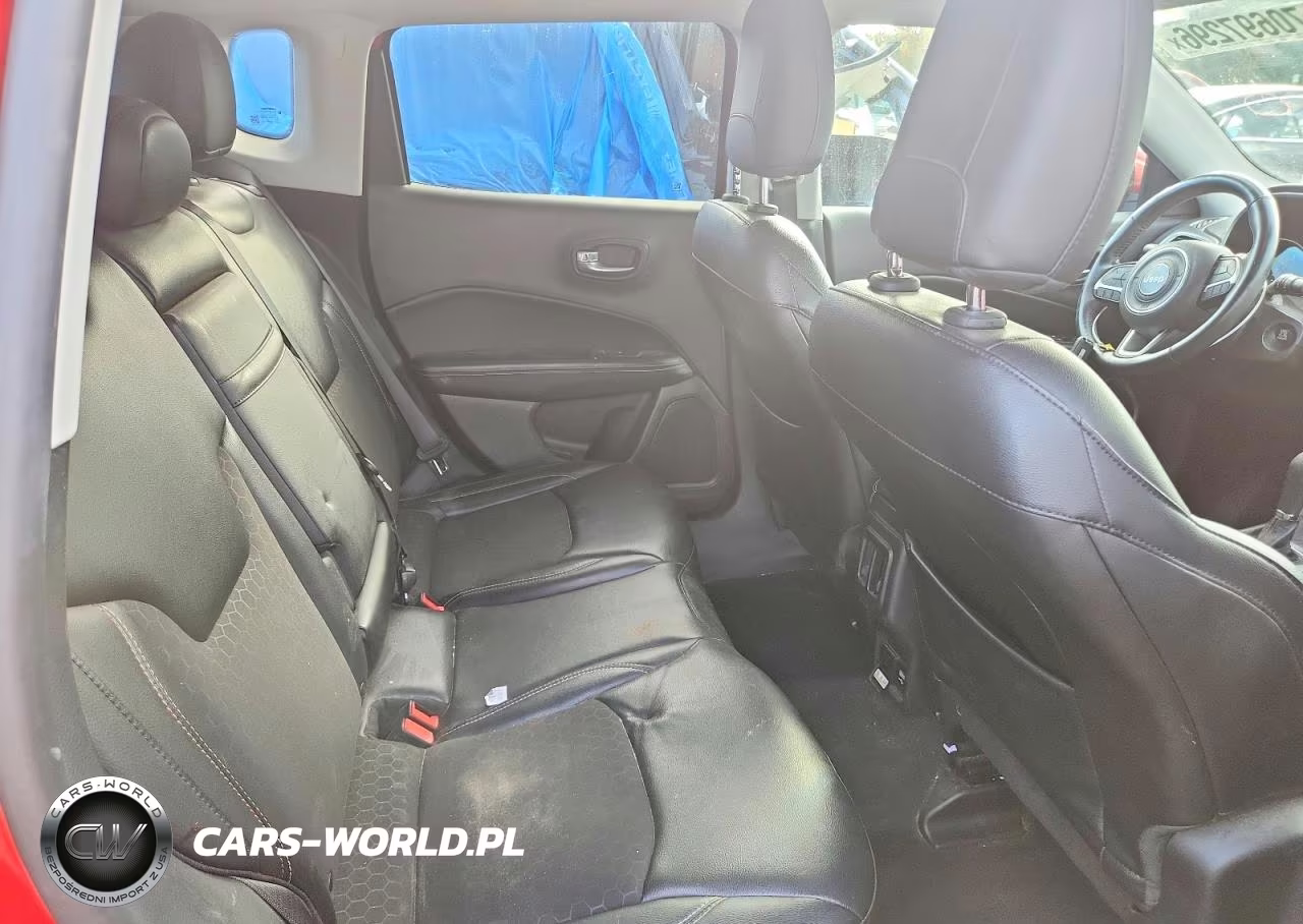 2018 Jeep Compass Latitude VIN:3C4NJDBB2JT392458 - 11
