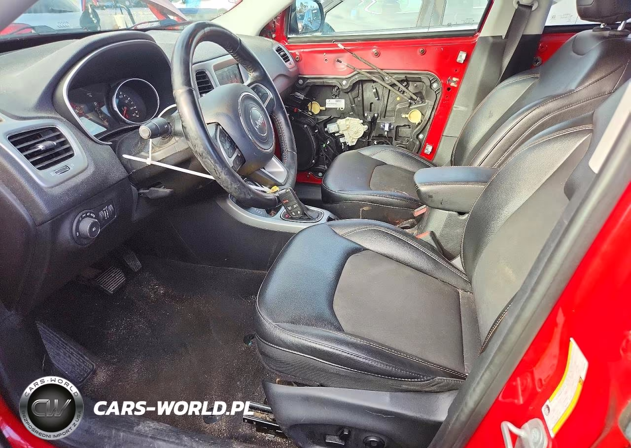 2018 Jeep Compass Latitude VIN:3C4NJDBB2JT392458 - 7