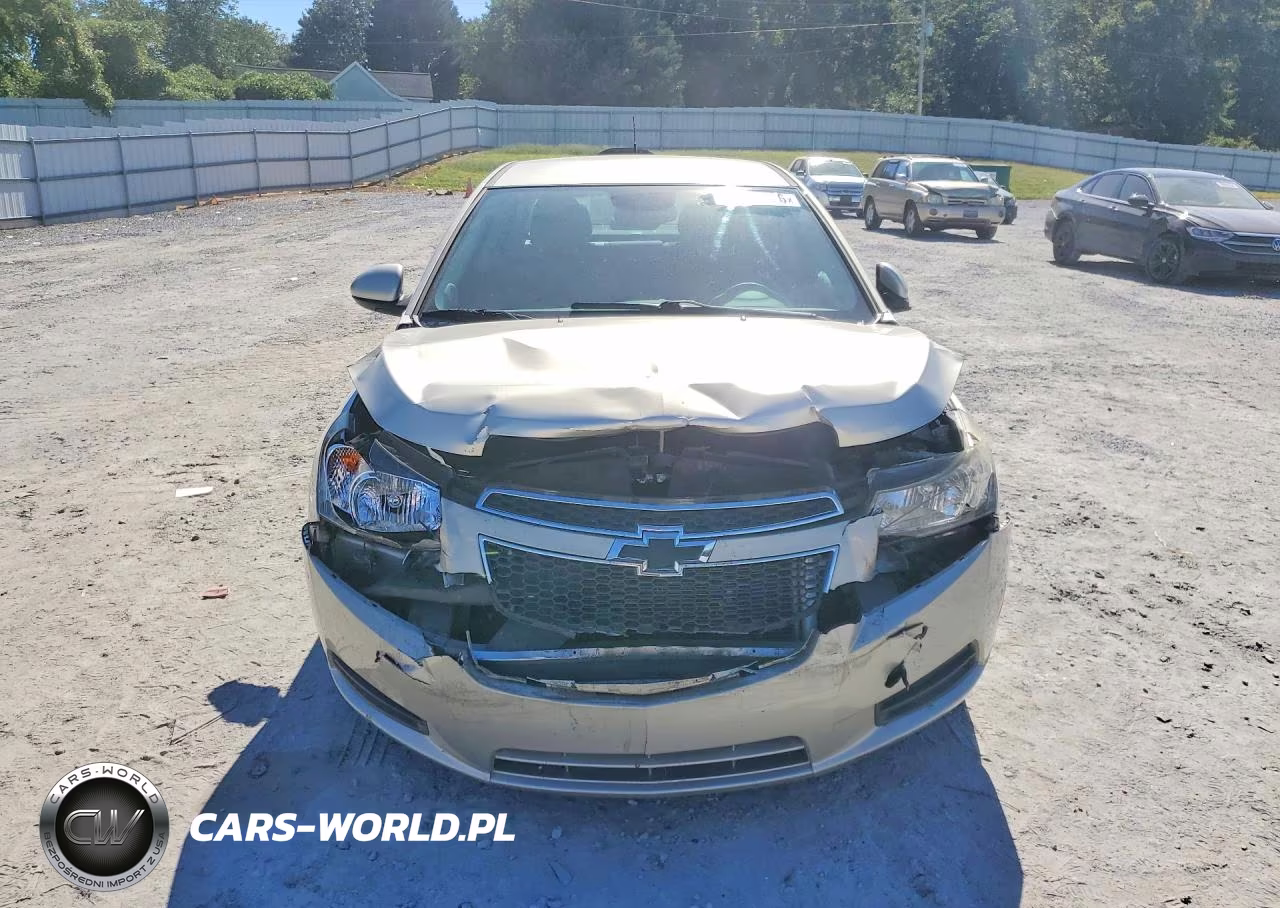 2014 Chevrolet Cruze Lt VIN:1G1PC5SB0E7351015 - 5
