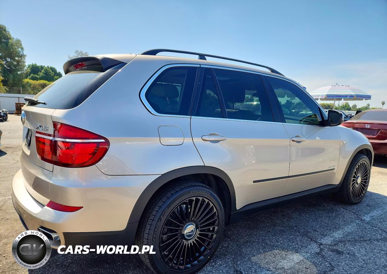 2013 BMW X5 xDrive50I VIN:5UXZV8C56D0C14951 - 3