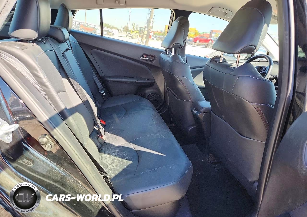 2020 Toyota Prius Limited VIN:JTDKARFU7L3104993 - 10