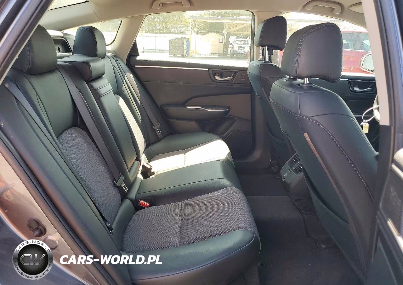 2018 Honda Clarity VIN:JHMZC5F11JC015648 - 10