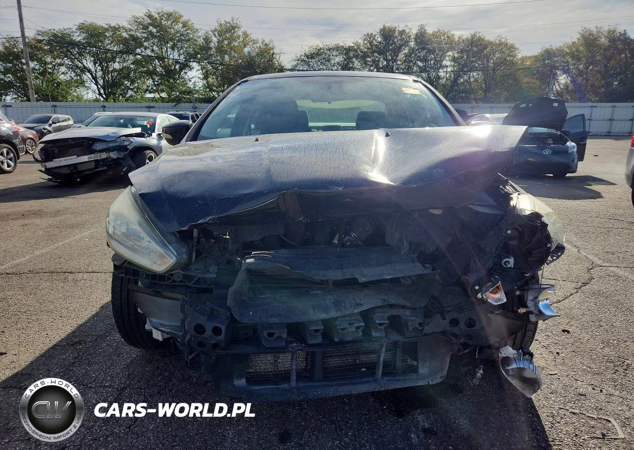 2016 Ford Focus Se VIN:1FADP3F25GL245818 - 5