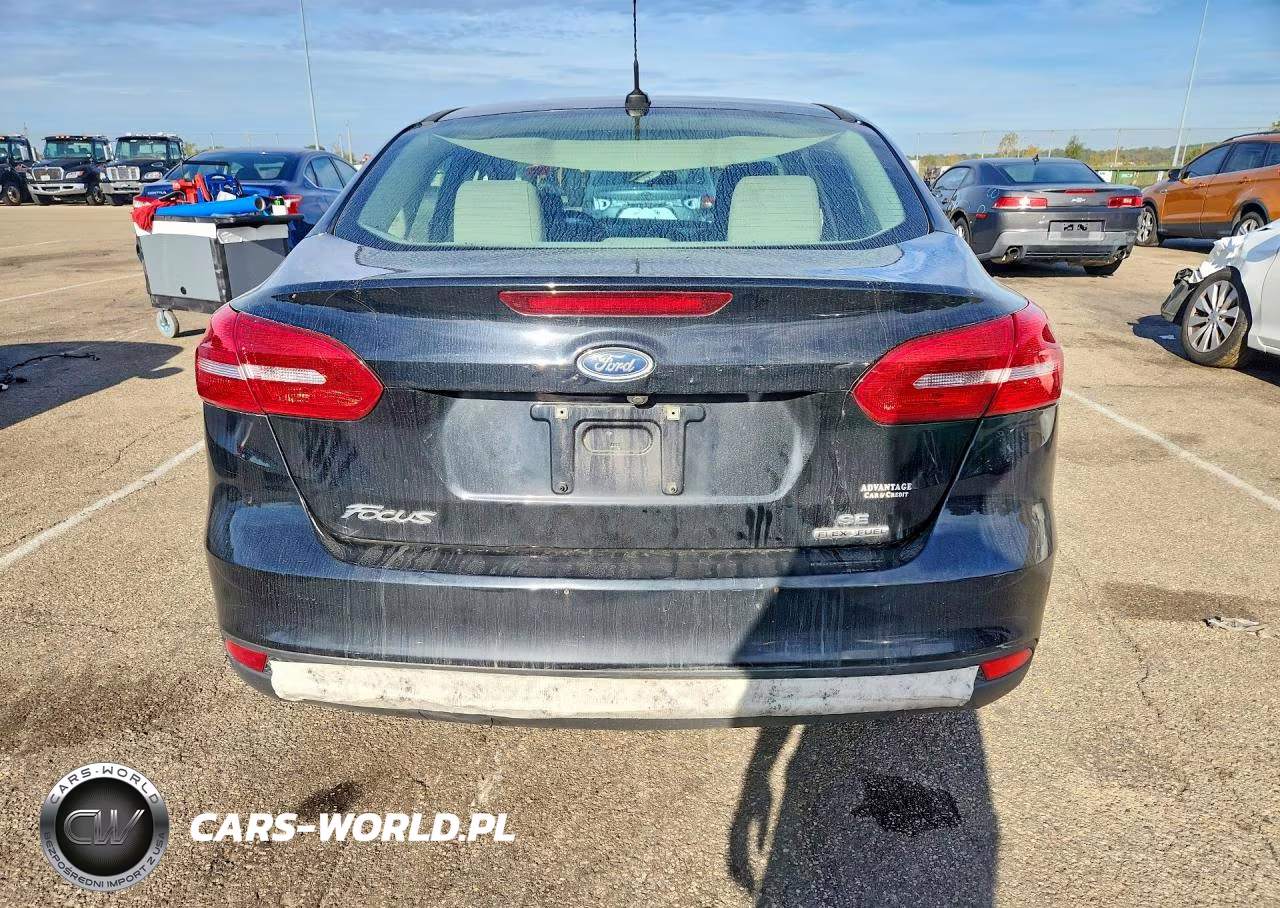 2016 Ford Focus Se VIN:1FADP3F25GL245818 - 6