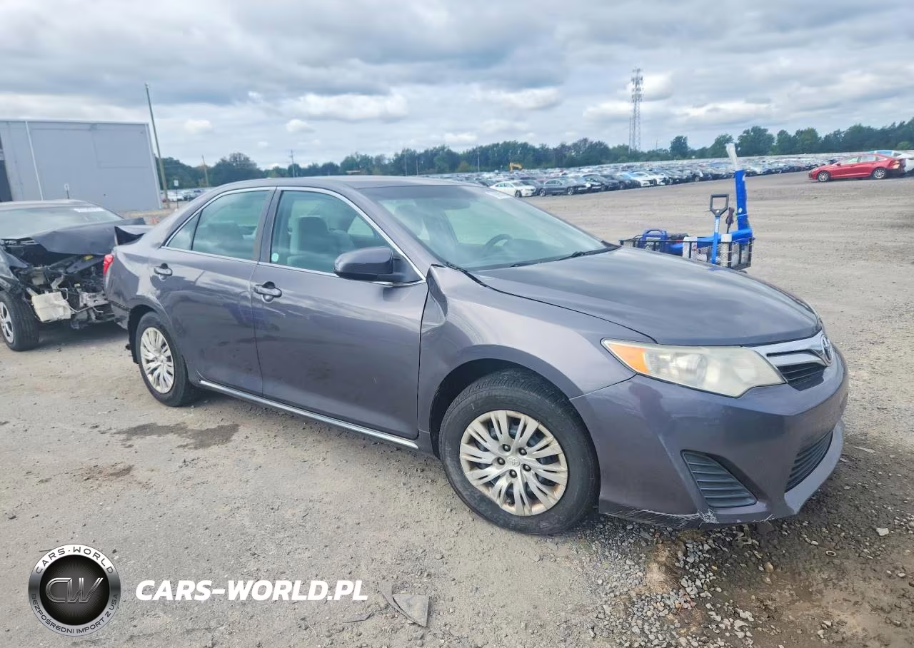 2013 Toyota Camry Le VIN:4T4BF1FK1DR304332 - 4
