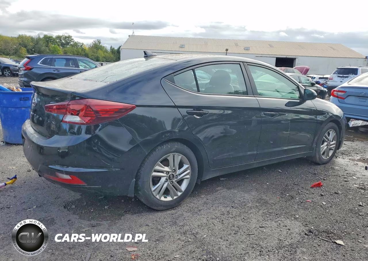 2019 Hyundai Elantra Value Edition VIN:KMHD84LF1KU805420 - 3
