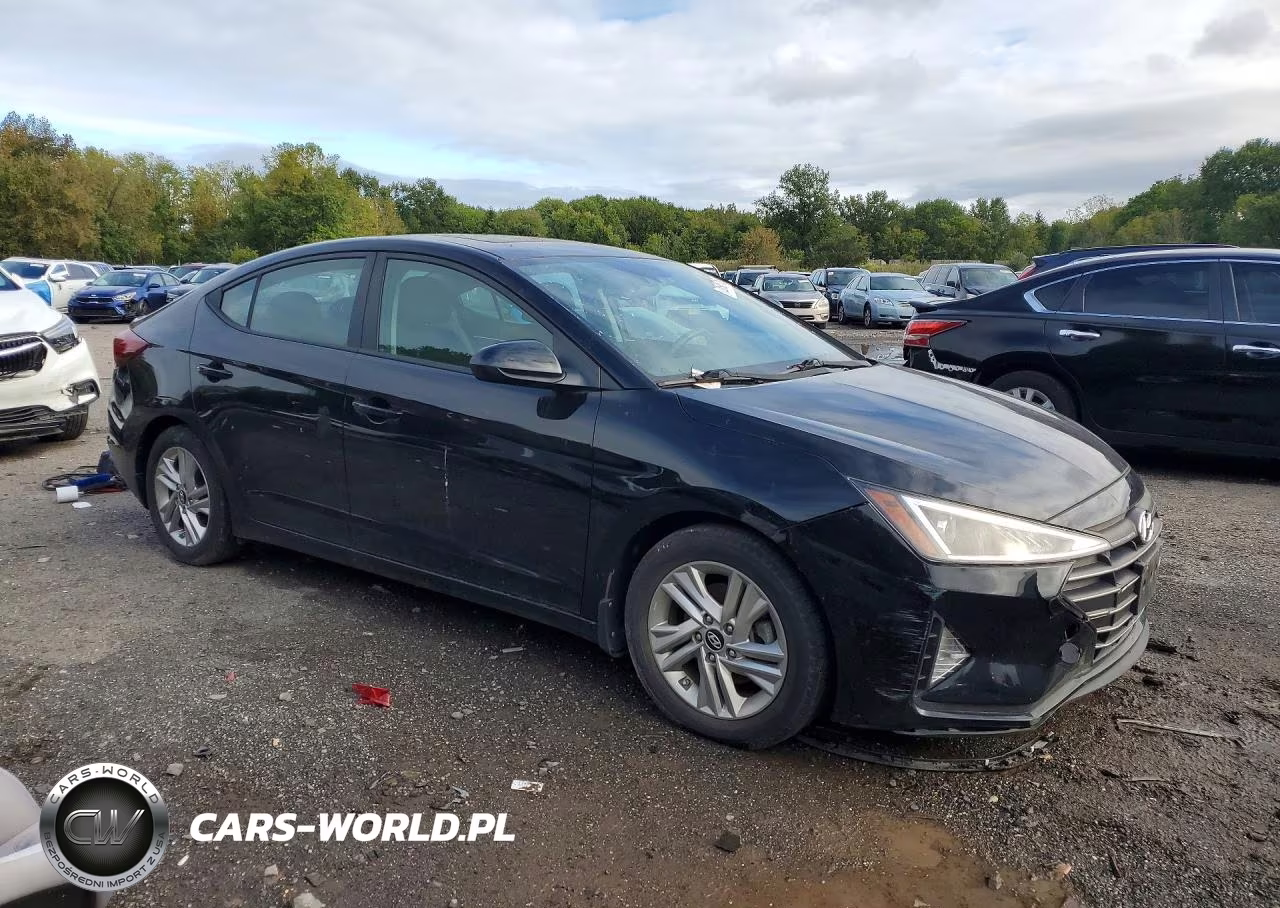 2019 Hyundai Elantra Value Edition VIN:KMHD84LF1KU805420 - 4