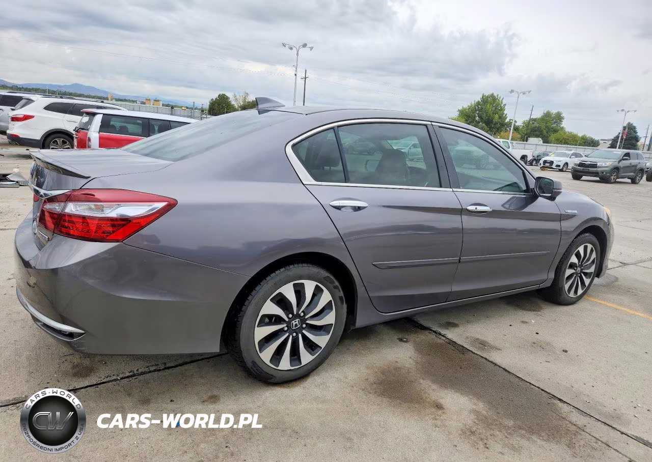 2017 Honda Accord Hybrid VIN:JHMCR6F31HC005921 - 3
