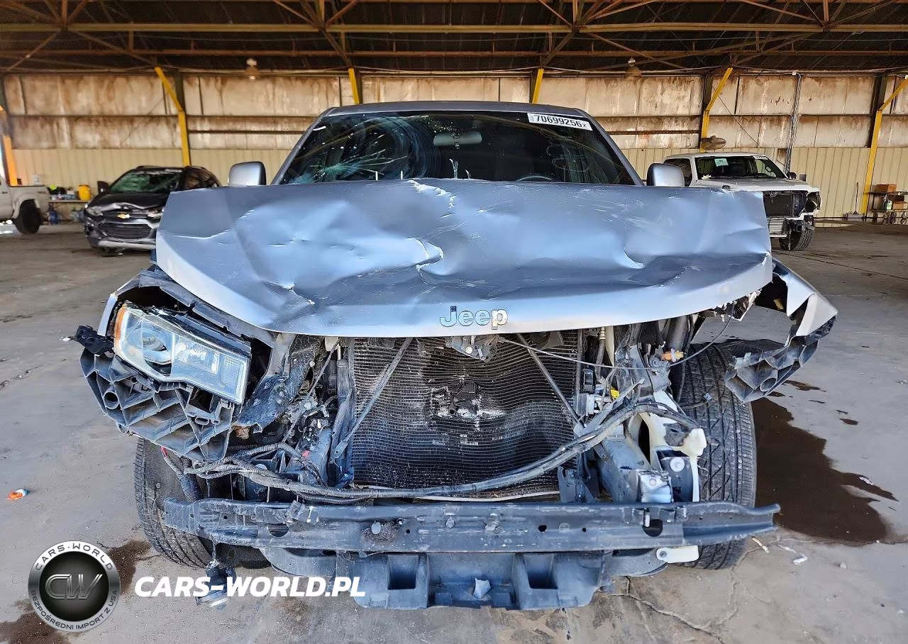 2020 Jeep Grand Cherokee Laredo VIN:1C4RJEAG3LC300258 - 5