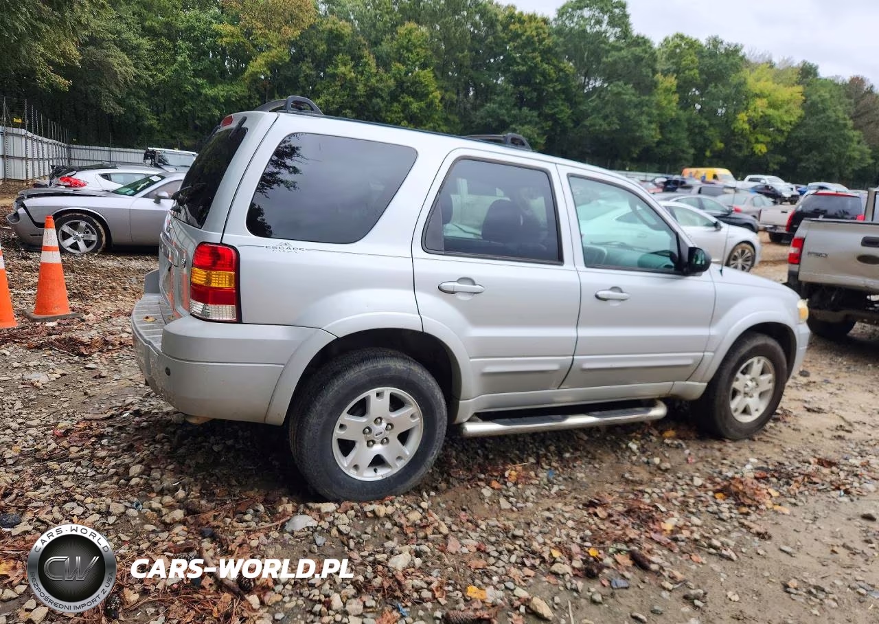2007 Ford Escape Limited VIN:1FMCU04177KA06781 - 3