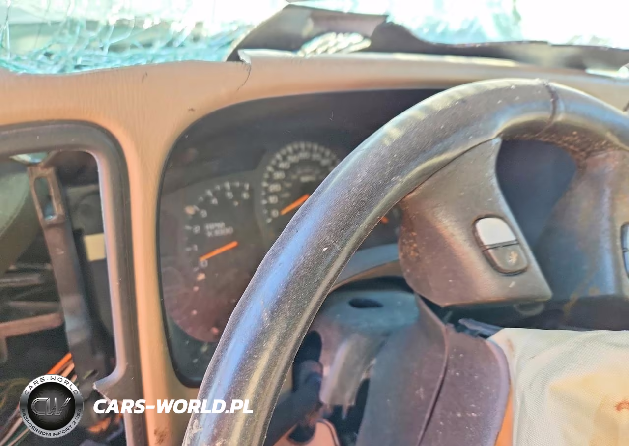 2003 Chevrolet Suburban C1500 VIN:3GNEC16Z83G144203 - 9