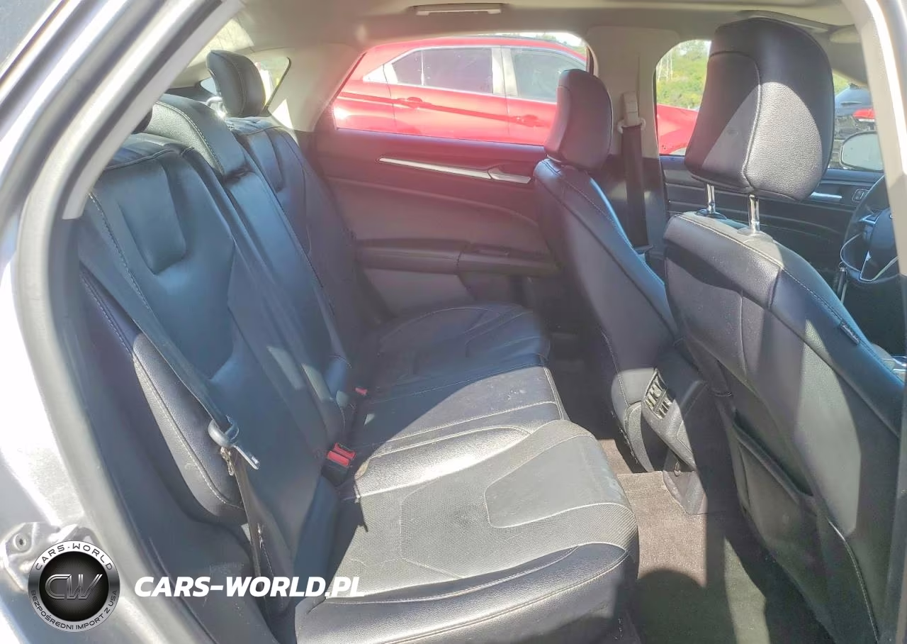 2020 Ford Fusion Titanium VIN:3FA6P0D92LR193504 - 10
