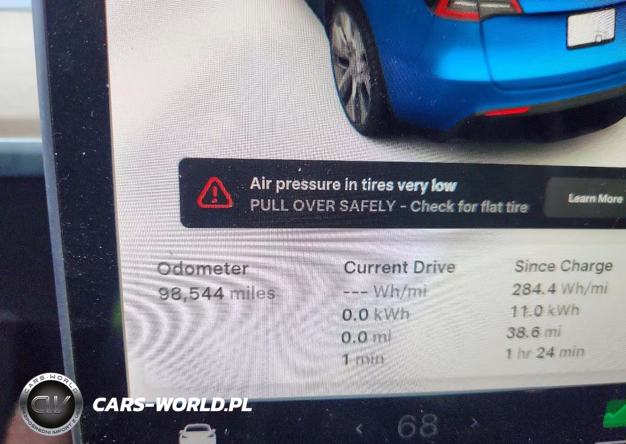 2021 Tesla Model Y VIN:5YJYGDEE4MF114312 - 9