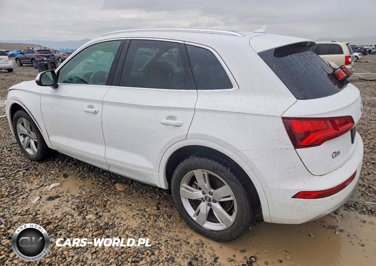 2018 Audi Q5 Premium Plus VIN:WA1BNAFY3J2060867 - 2