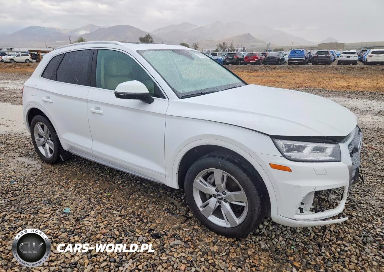 2018 Audi Q5 Premium Plus VIN:WA1BNAFY3J2060867 - 4