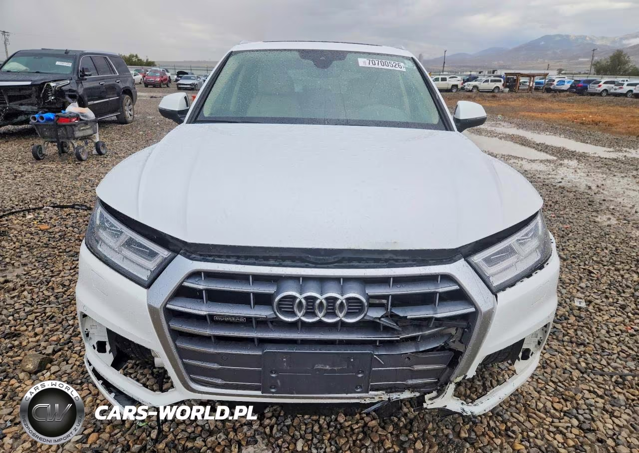 2018 Audi Q5 Premium Plus VIN:WA1BNAFY3J2060867 - 5