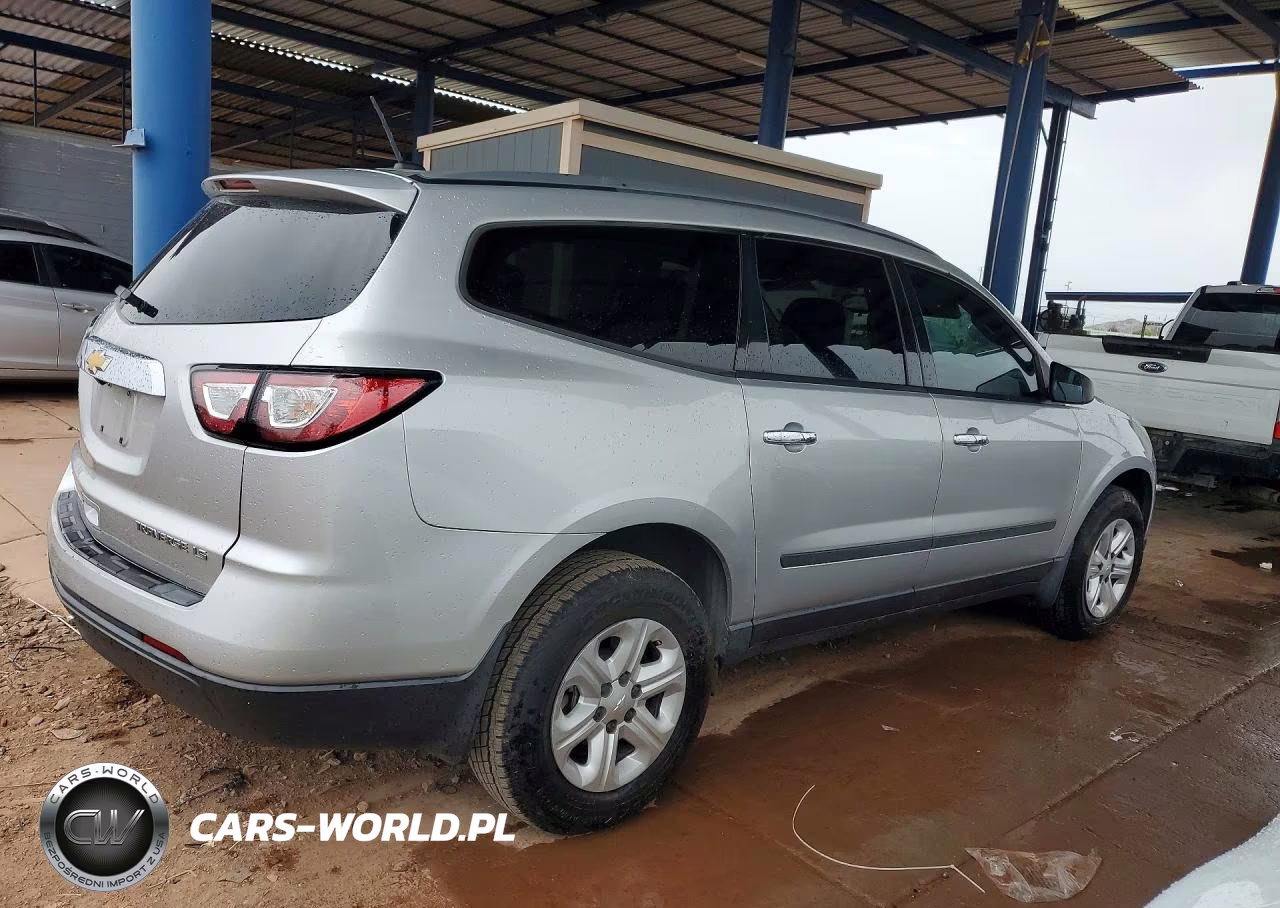 2015 Chevrolet Traverse Ls VIN:1GNKRFED4FJ172829 - 3