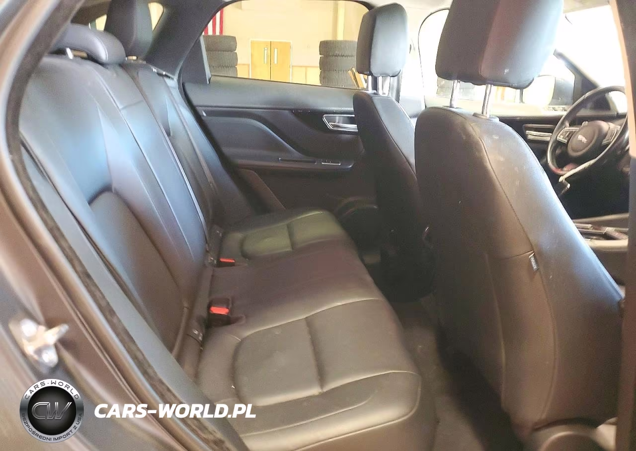 2019 Jaguar F-Pace Premium VIN:SADCJ2FX2KA608002 - 11