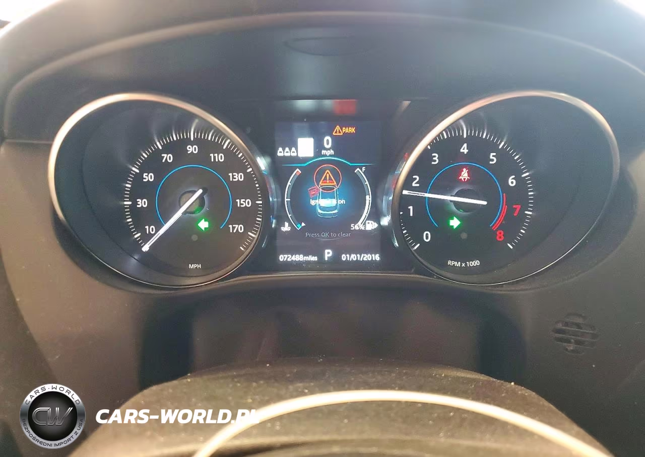 2019 Jaguar F-Pace Premium VIN:SADCJ2FX2KA608002 - 9