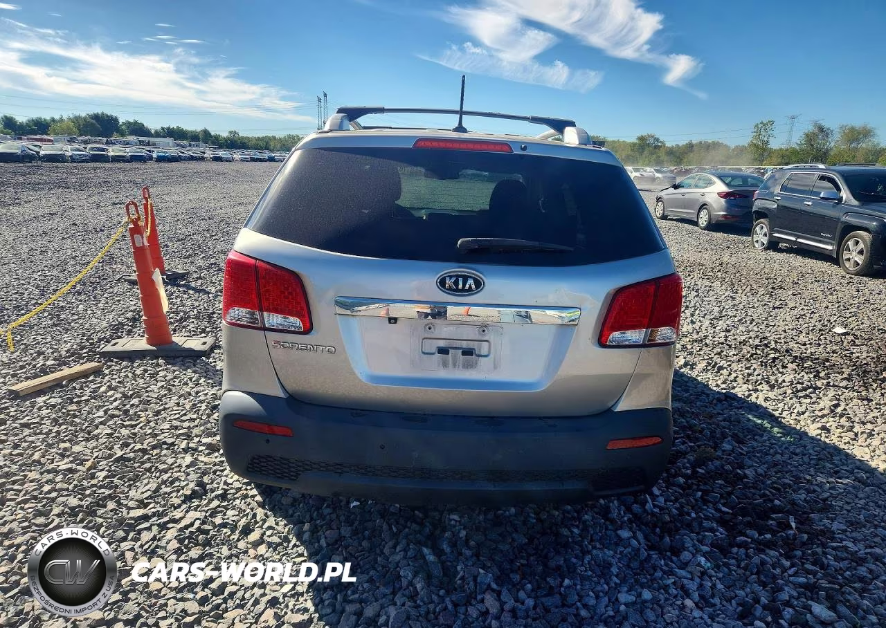 2013 Kia Sorento Lx VIN:5XYKT4A63DG421351 - 6