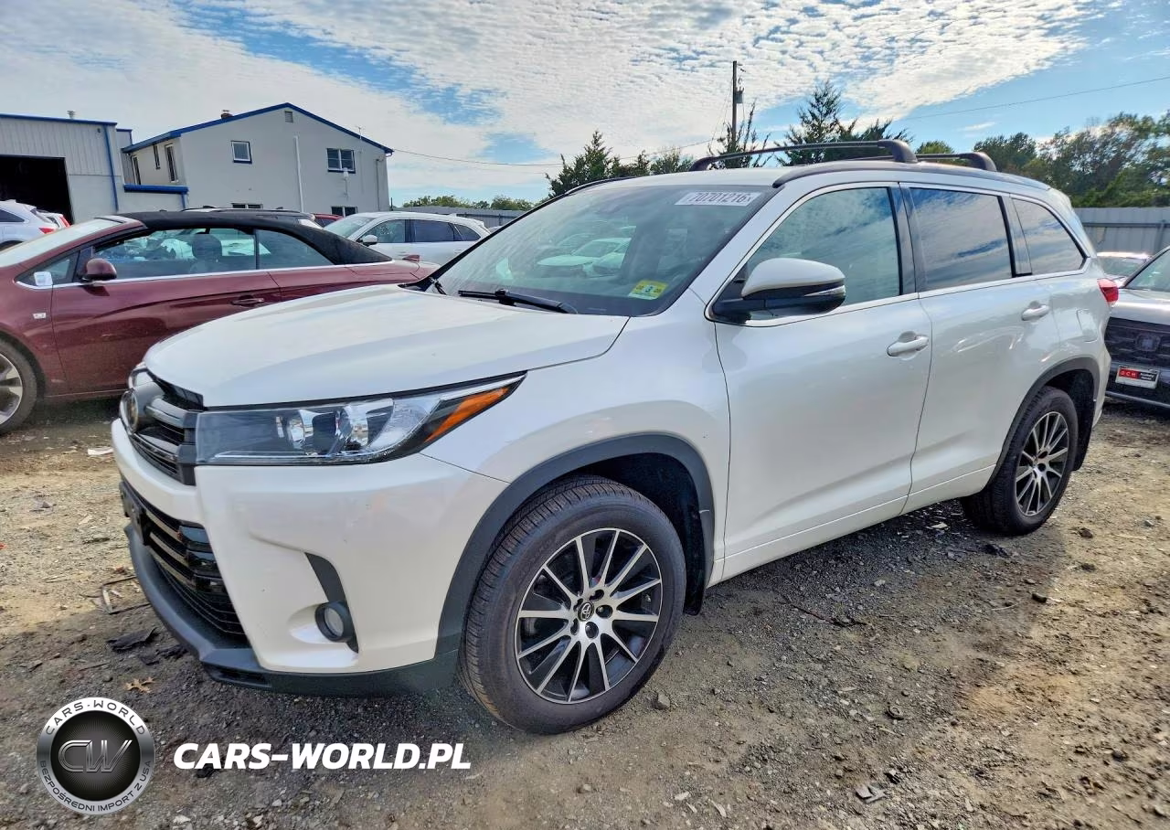 2017 Toyota Highlander Se