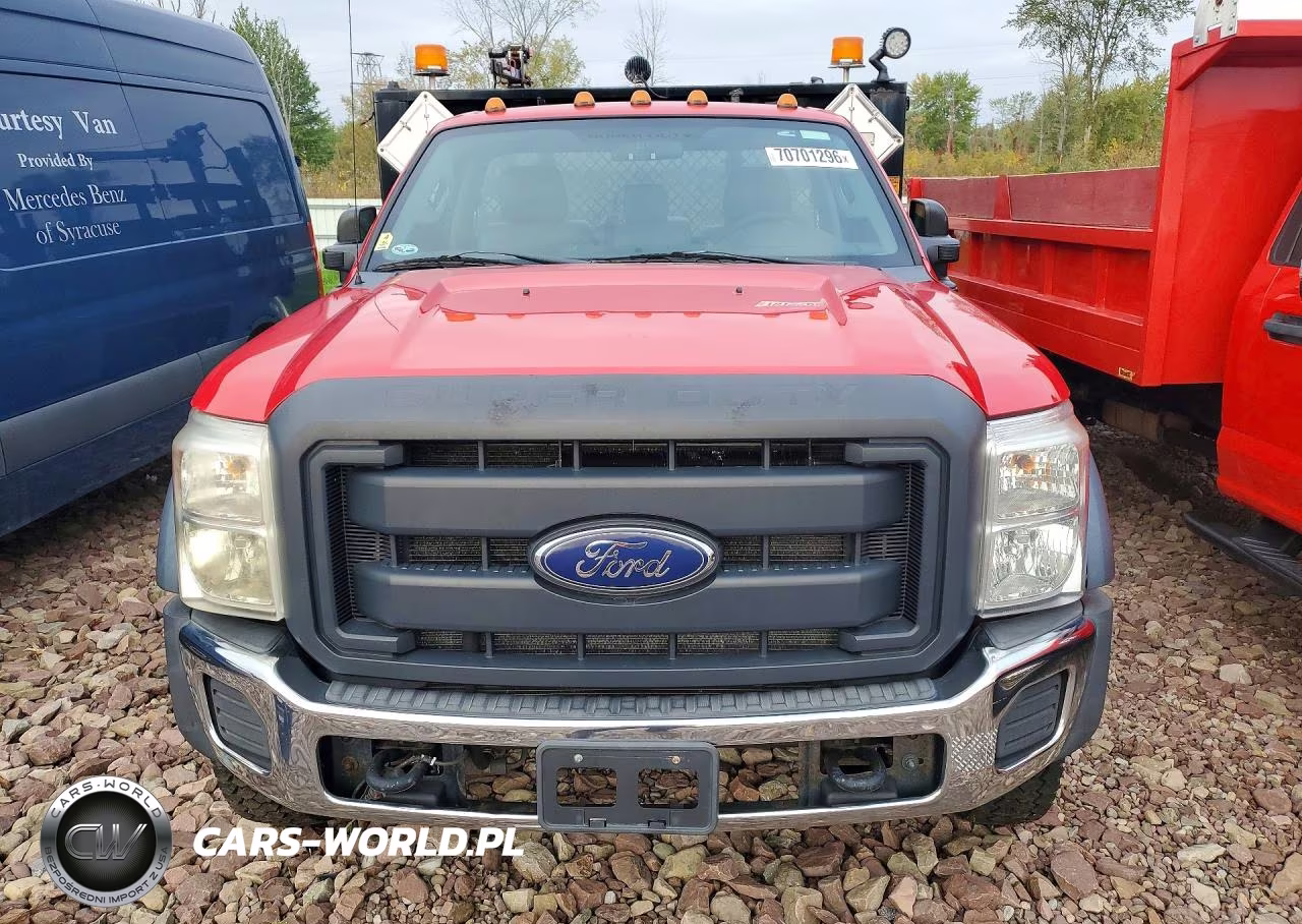 2015 Ford F550 Super Duty VIN:1FDUF5HT9FEC65356 - 5