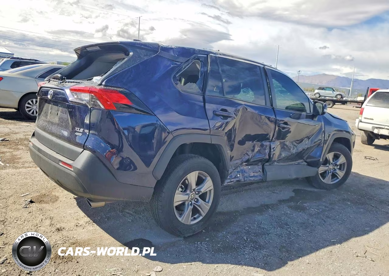 2025 Toyota Rav4 Xle VIN:2T3P1RFV1SW515106 - 3