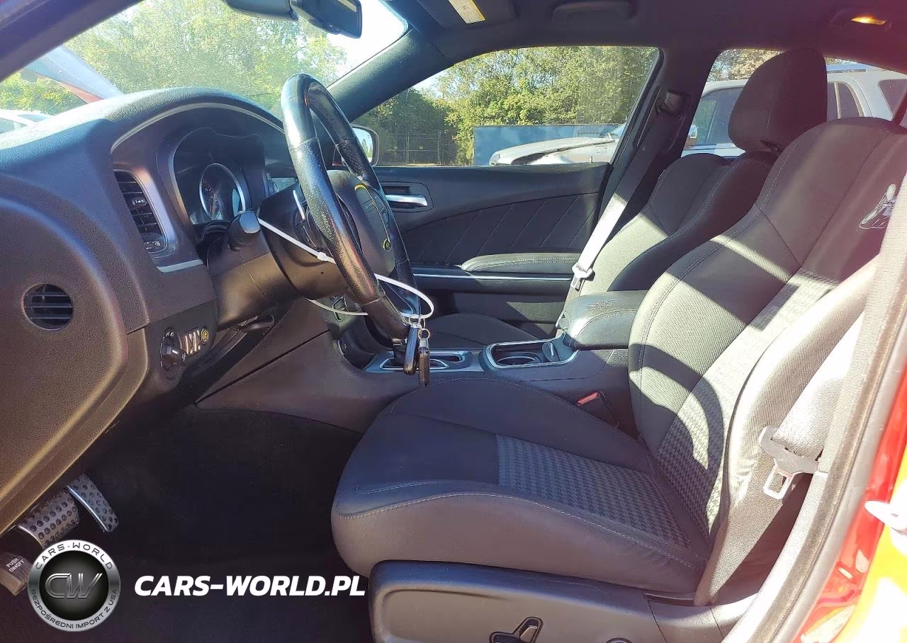2019 Dodge Charger Scat Pack VIN:2C3CDXGJ1KH507114 - 7