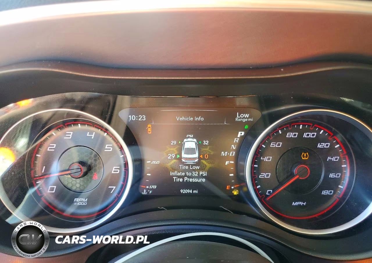 2019 Dodge Charger Scat Pack VIN:2C3CDXGJ1KH507114 - 9