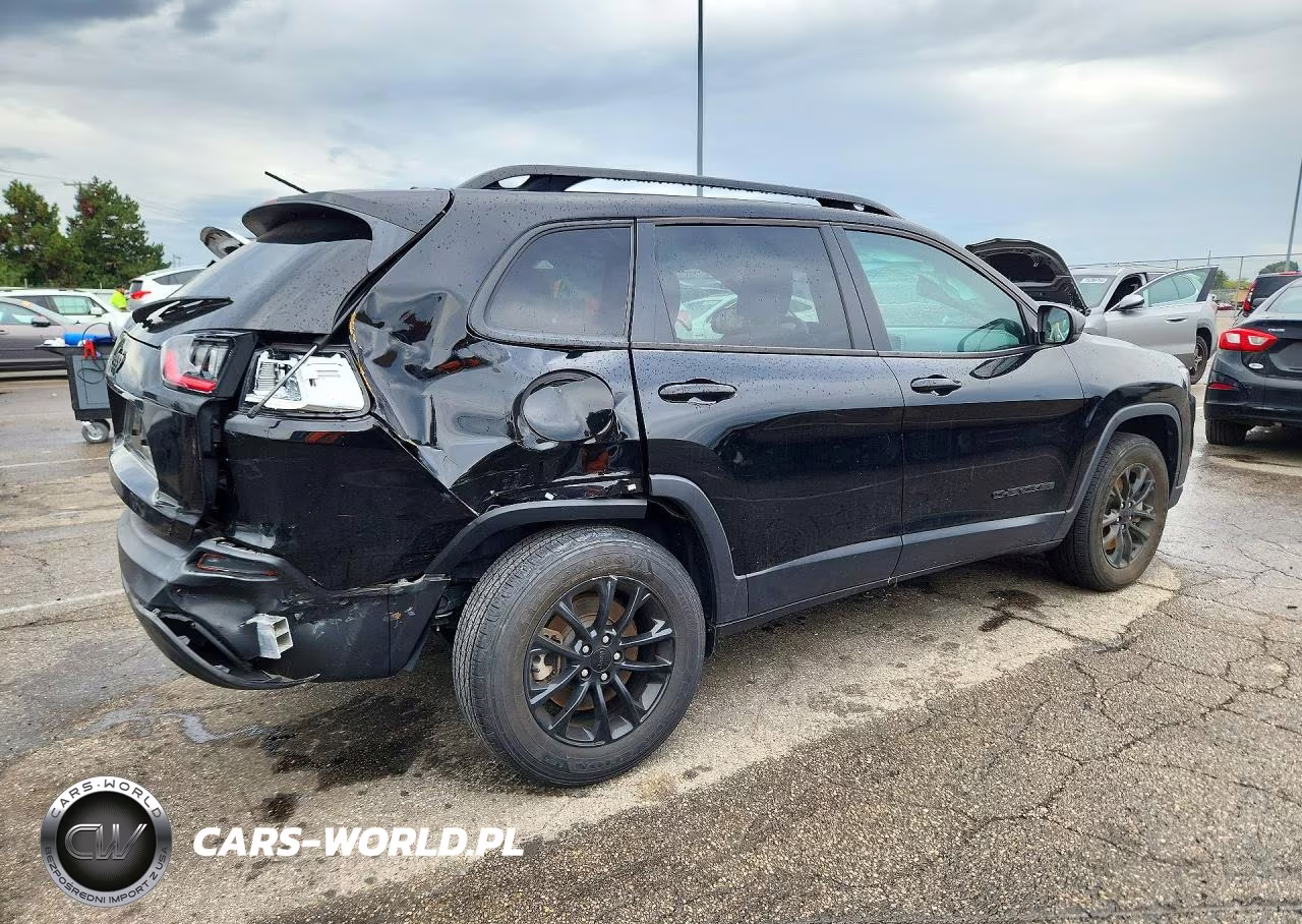 2023 Jeep Cherokee Altitude Lux VIN:1C4PJMMB5PD108258 - 3
