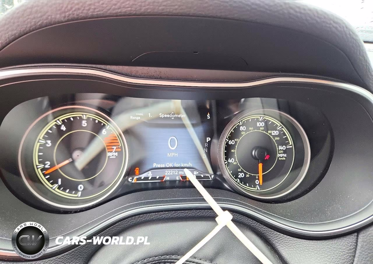 2023 Jeep Cherokee Altitude Lux VIN:1C4PJMMB5PD108258 - 9