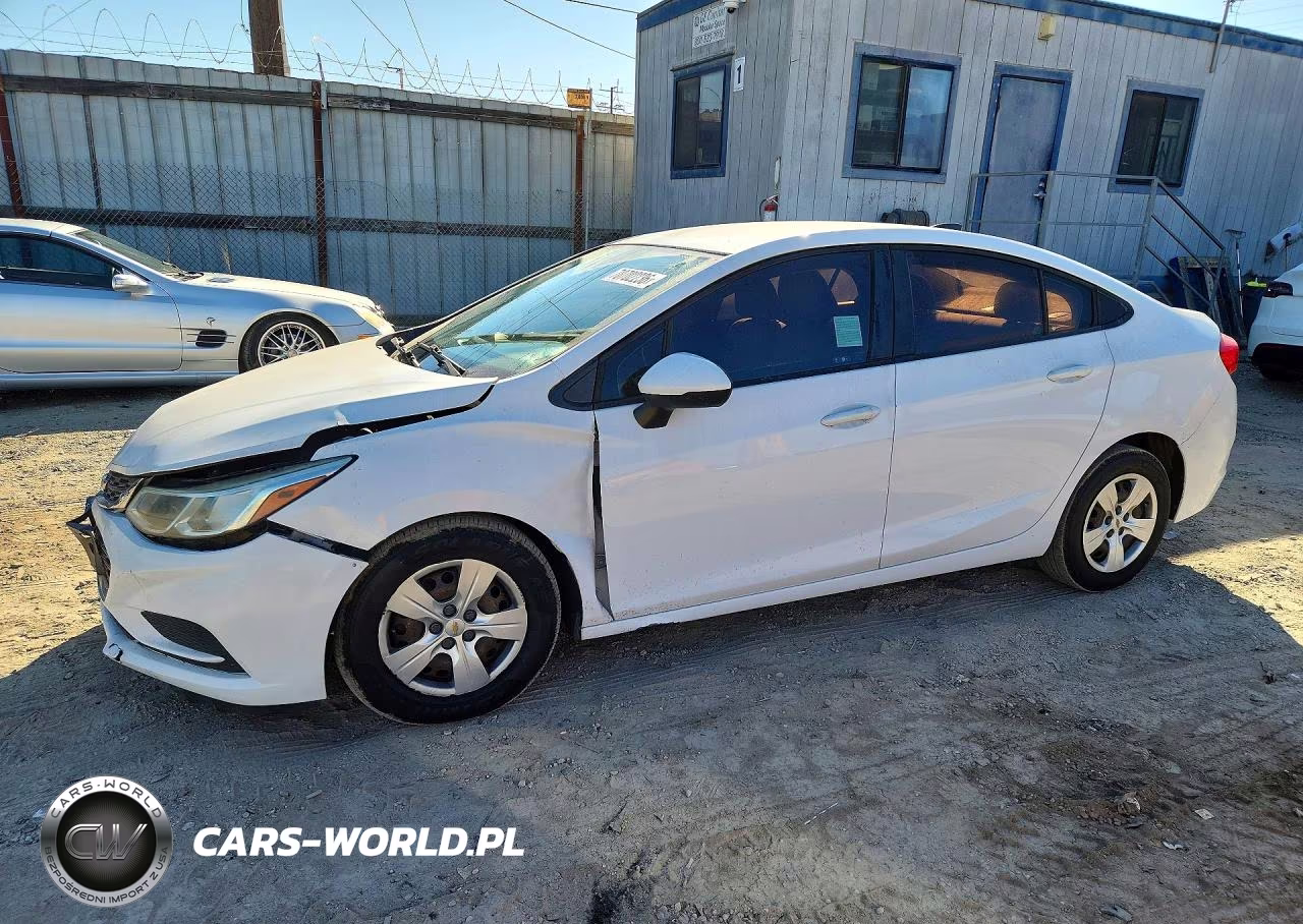 2017 Chevrolet Cruze Ls – zdjęcie 1 z 12