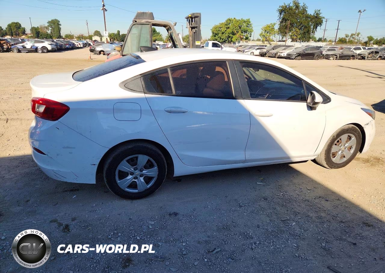2017 Chevrolet Cruze Ls VIN:1G1BC5SM3H7266878 - 3