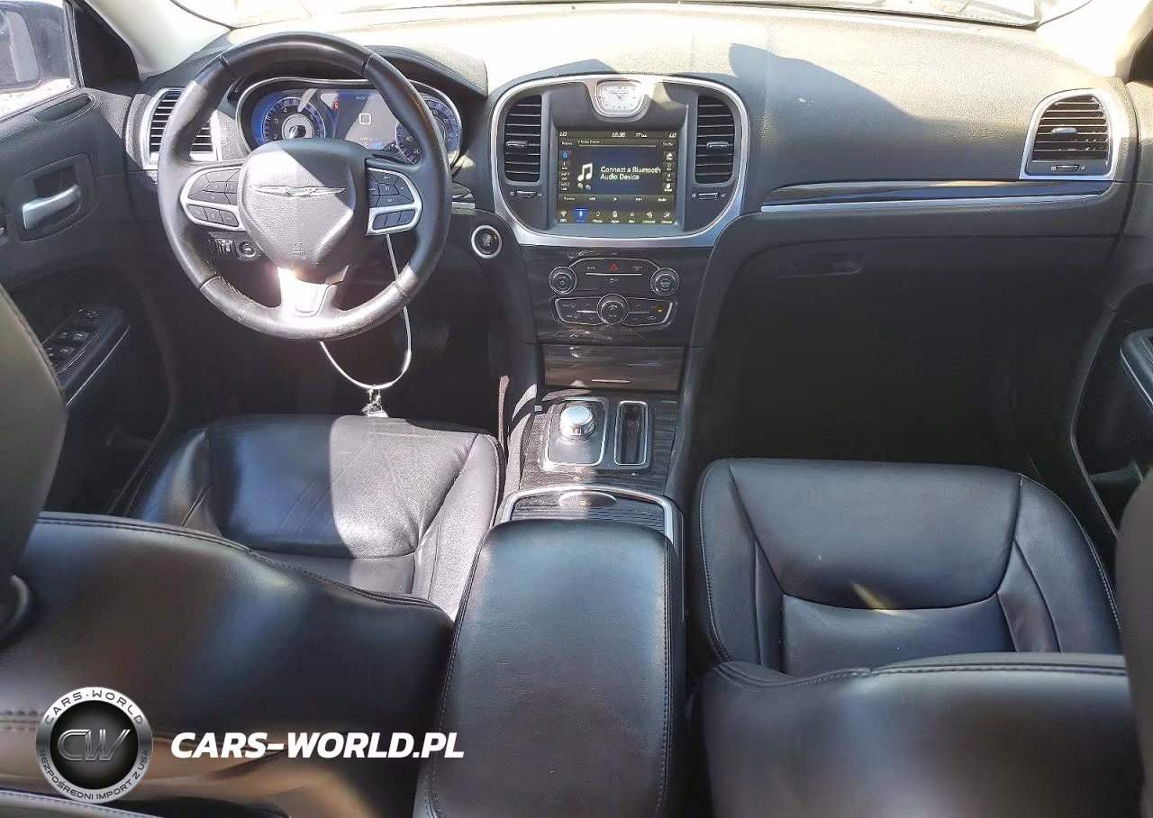 2018 Chrysler 300 Touring VIN:2C3CCAAG7JH190712 - 8