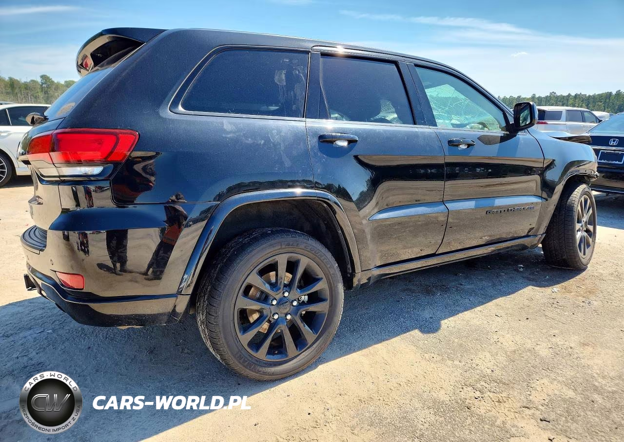 2019 Jeep Grand Cherokee Laredo VIN:1C4RJFAG5KC811734 - 3