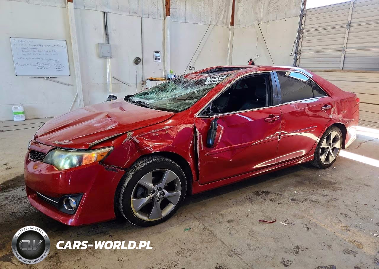 2014 Toyota Camry Se Sport – zdjęcie 1 z 12