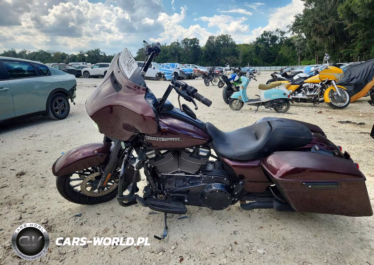 2018 Harley-Davidson Flhxs Street Glide Special VIN:1HD1KRC14JB609006 - 3