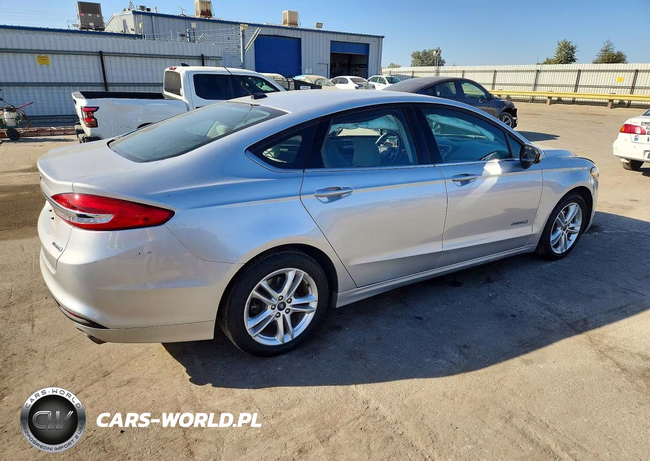 2018 Ford Fusion S Hybrid VIN:3FA6P0UUXJR227125 - 3
