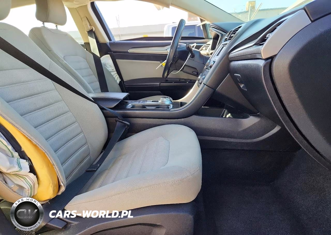 2018 Ford Fusion S Hybrid VIN:3FA6P0UUXJR227125 - 7