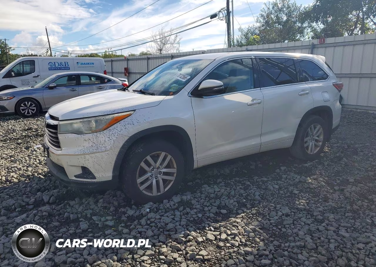 2015 Toyota Highlander Le VIN:5TDBKRFH8FS109445 - 1