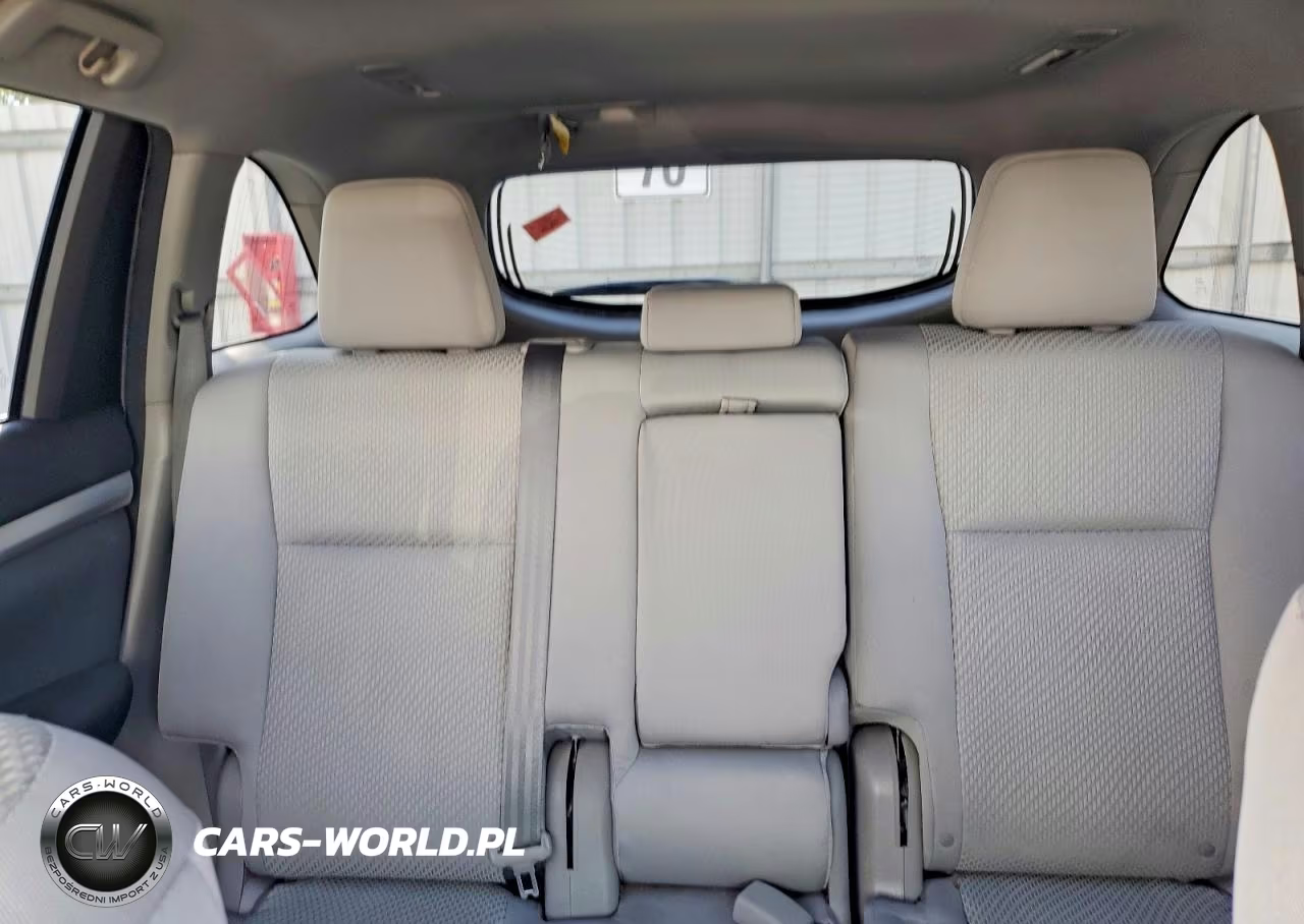 2015 Toyota Highlander Le VIN:5TDBKRFH8FS109445 - 10